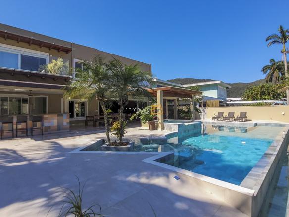 Casa no Condomínio Costa Verde Tabatinga com 7 quartos, na Praia de Tabatinga com 638,2m²