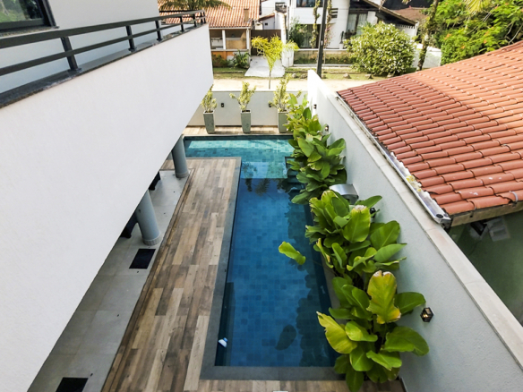 Casa à Venda Em Ubatuba no Condomínio Salga Lagoinha com 5 quartos e 365m²