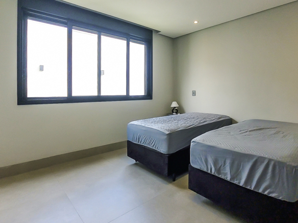 Casa à Venda Em Ubatuba no Condomínio Salga Lagoinha com 5 quartos e 365m²