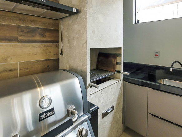 Casa à Venda Em Ubatuba no Condomínio Salga Lagoinha com 5 quartos e 365m²