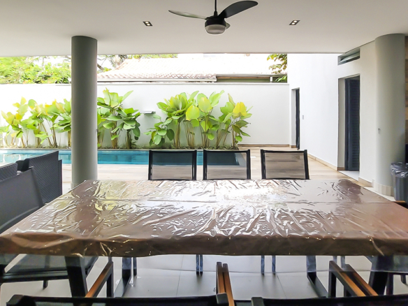 Casa à Venda Em Ubatuba no Condomínio Salga Lagoinha com 5 quartos e 365m²