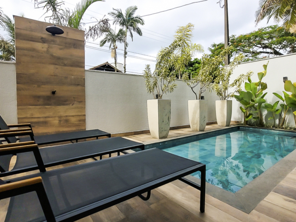 Casa à Venda Em Ubatuba no Condomínio Salga Lagoinha com 5 quartos e 365m²
