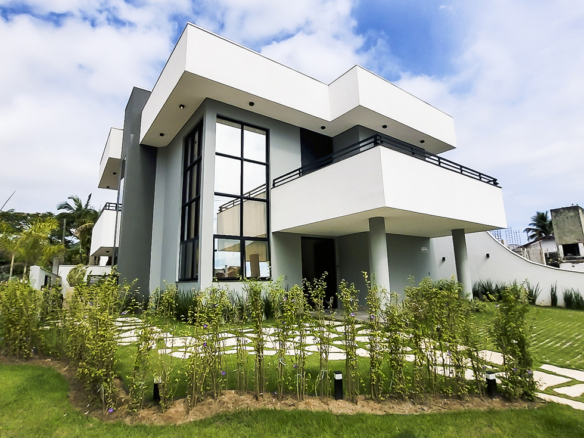 Casa à Venda Em Ubatuba no Condomínio Salga Lagoinha com 5 quartos e 365m²