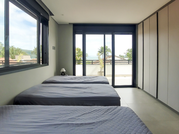 Casa à Venda Em Ubatuba no Condomínio Salga Lagoinha com 5 quartos e 365m²