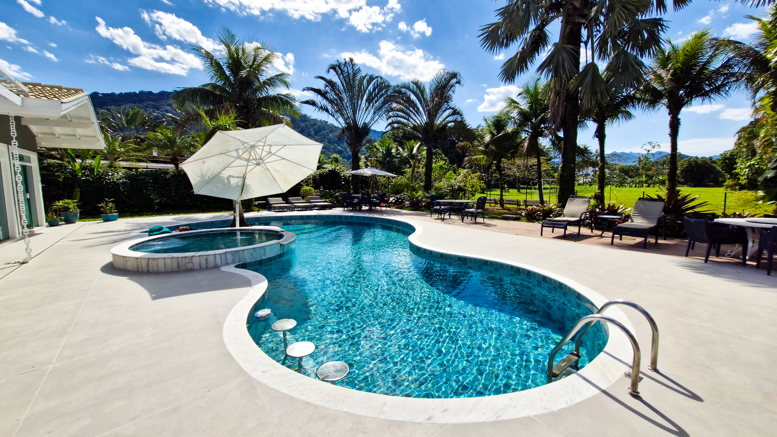 Casa no Condomínio Costa Verde Tabatinga com 9 suítes, na Praia de Tabatinga com 497m²