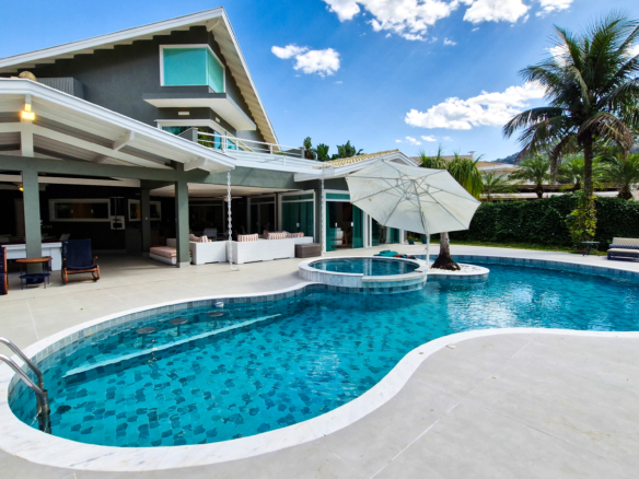 Casa no Condomínio Costa Verde Tabatinga com 9 suítes, na Praia de Tabatinga com 497m²
