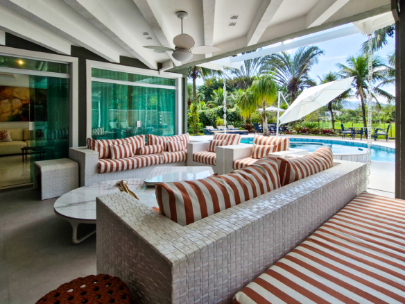 Casa no Condomínio Costa Verde Tabatinga com 9 suítes, na Praia de Tabatinga com 497m²