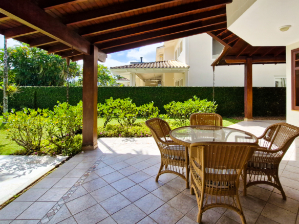 Casa no Condomínio Costa Verde Tabatinga com 5 quartos, na Praia de Tabatinga com 520m²