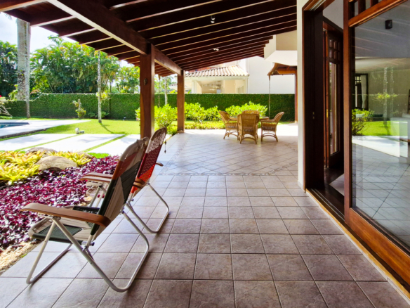 Casa no Condomínio Costa Verde Tabatinga com 5 quartos, na Praia de Tabatinga com 520m²