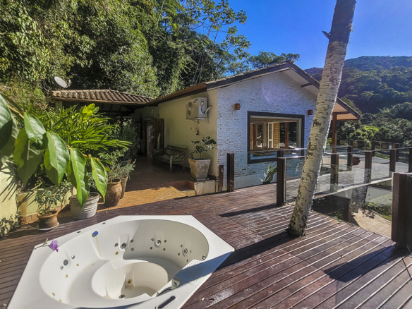 Casa de Condomínio para Venda com 5 quartos, em Praia do Pulso com 250m²