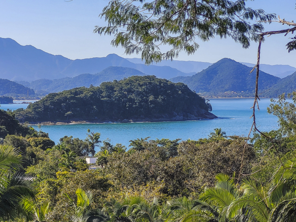 Casa de Condomínio para Venda com 5 quartos, em Praia do Pulso com 250m²