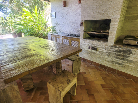 Casa de Condomínio para Venda com 5 quartos, em Praia do Pulso com 250m²