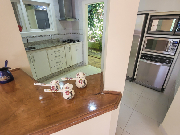 Casa de Condomínio para Venda com 5 quartos, em Praia do Pulso com 250m²