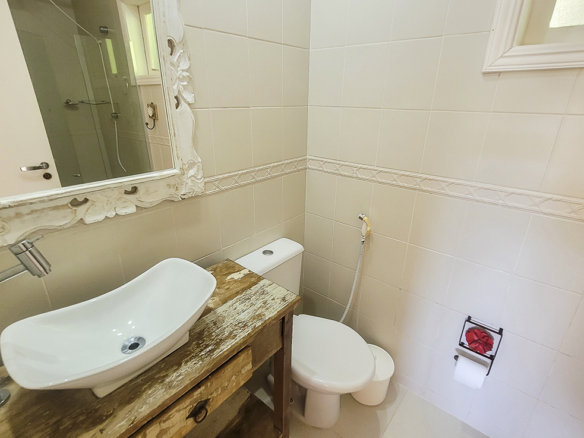 Casa de Condomínio para Venda com 5 quartos, em Praia do Pulso com 250m²