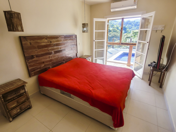 Casa de Condomínio para Venda com 5 quartos, em Praia do Pulso com 250m²