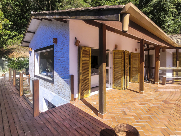 Casa de Condomínio para Venda com 5 quartos, em Praia do Pulso com 250m²