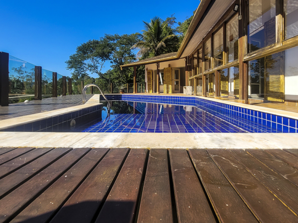 Casa de Condomínio para Venda com 5 quartos, em Praia do Pulso com 250m²