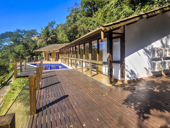 Casa de Condomínio para Venda com 5 quartos, em Praia do Pulso com 250m²
