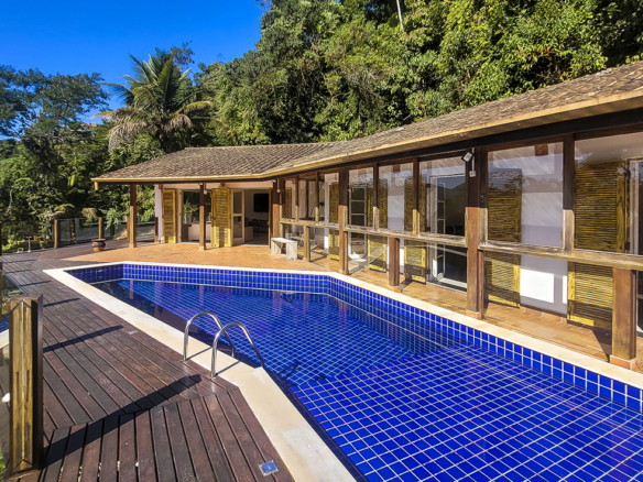 Casa de Condomínio para Venda com 5 quartos, em Praia do Pulso com 250m²