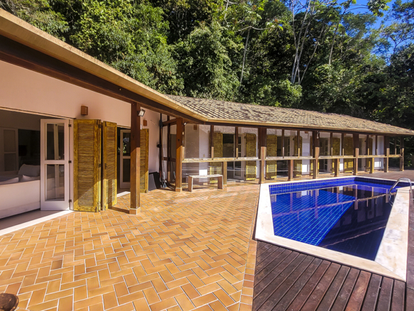 Casa de Condomínio para Venda com 5 quartos, em Praia do Pulso com 250m²