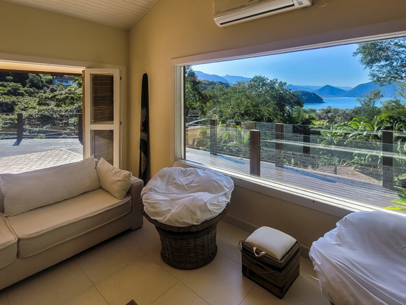 Casa de Condomínio para Venda com 5 quartos, em Praia do Pulso com 250m²