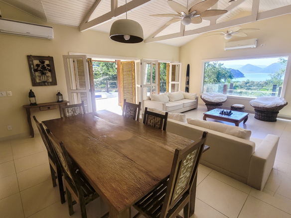 Casa de Condomínio para Venda com 5 quartos, em Praia do Pulso com 250m²