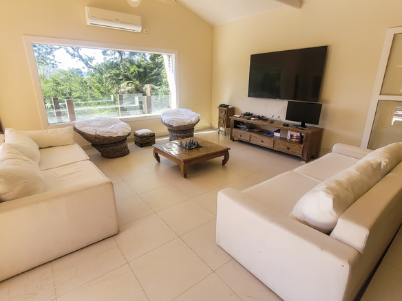 Casa de Condomínio para Venda com 5 quartos, em Praia do Pulso com 250m²