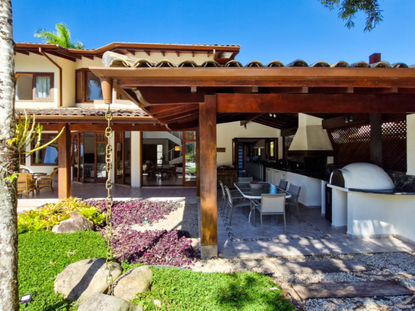 Casa no Condomínio Costa Verde Tabatinga com 5 quartos, na Praia de Tabatinga com 520m²