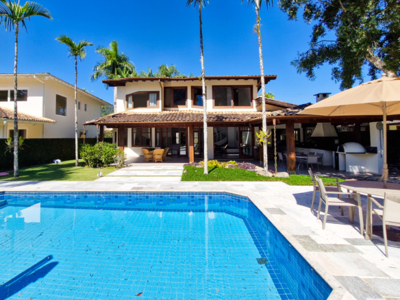 Casa no Condomínio Costa Verde Tabatinga com 5 quartos, na Praia de Tabatinga com 520m²