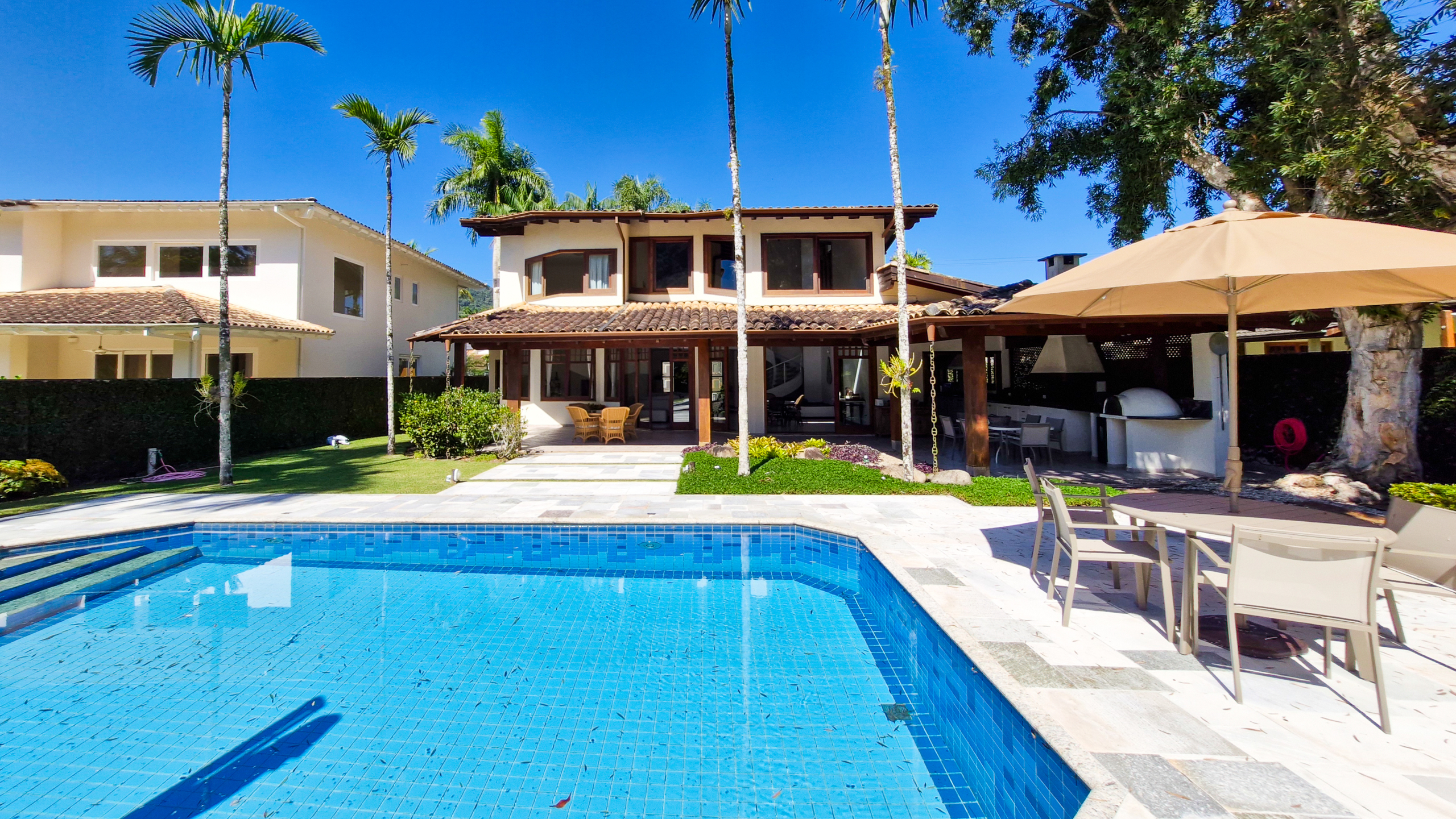 Casa no Condomínio Costa Verde Tabatinga com 5 quartos, na Praia de Tabatinga com 520m²