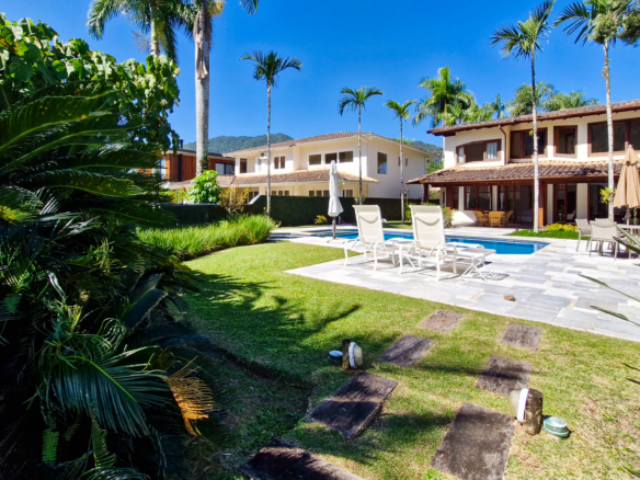 Casa no Condomínio Costa Verde Tabatinga com 5 quartos, na Praia de Tabatinga com 520m²
