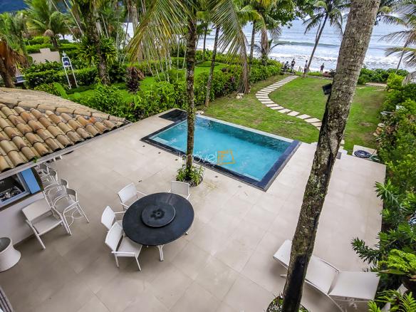 Casa Pé na Areia em Ubatuba para Aluguel de Temporada no Condomínio Salga Lagoinha com 5 quartos e 380m²