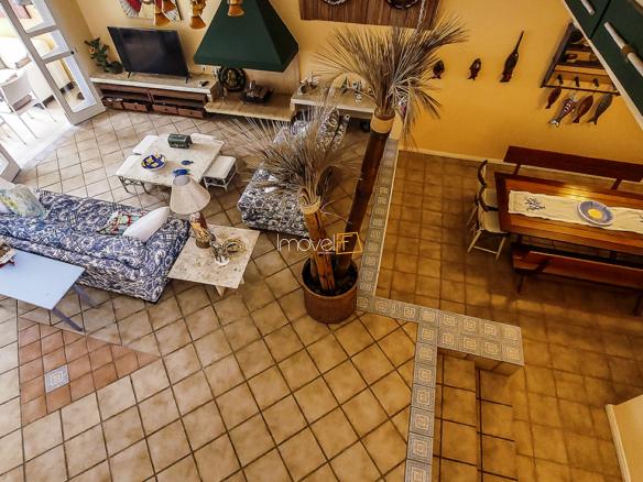 Casa Pé na Areia em Ubatuba para Aluguel de Temporada no Condomínio Salga Lagoinha com 5 quartos e 380m²
