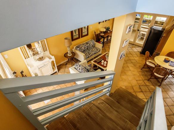 Casa Pé na Areia em Ubatuba para Aluguel de Temporada no Condomínio Salga Lagoinha com 5 quartos e 380m²