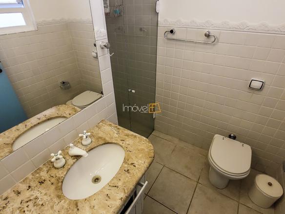 Casa Pé na Areia em Ubatuba para Aluguel de Temporada no Condomínio Salga Lagoinha com 5 quartos e 380m²