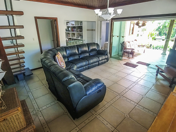 Casa à venda em Ubatuba no Condomínio Salga Lagoinha com 9 quartos e 603,45m²