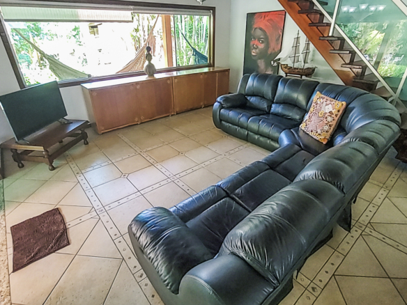 Casa à venda em Ubatuba no Condomínio Salga Lagoinha com 9 quartos e 603,45m²