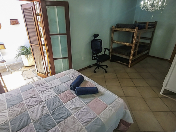 Casa à venda em Ubatuba no Condomínio Salga Lagoinha com 9 quartos e 603,45m²