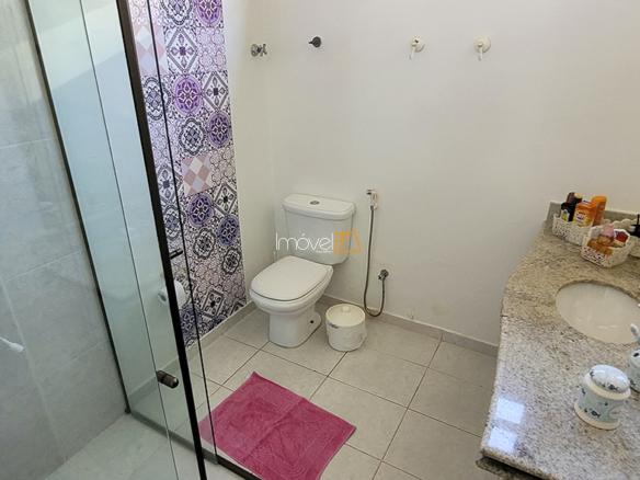 Casa Pé na Areia à Venda em Ubatuba no Condomínio Salga Lagoinha com 3 quartos e 380m²