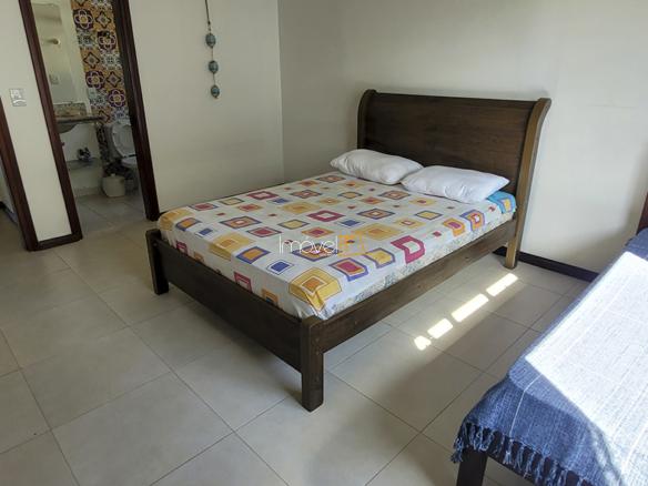 Casa Pé na Areia à Venda em Ubatuba no Condomínio Salga Lagoinha com 3 quartos e 380m²