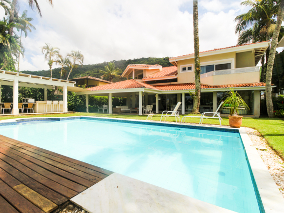 Casa no Condomínio Costa Verde Tabatinga com 7 quartos, na Praia de Tabatinga com 450m²
