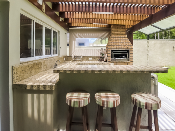 Casa á venda no Condomínio Costa Verde Tabatinga com 4 quartos, na Praia de Tabatinga com 300m²