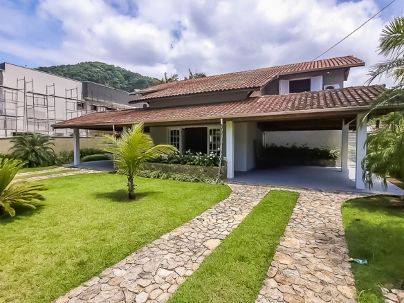 Casa á venda no Condomínio Costa Verde Tabatinga com 4 quartos, na Praia de Tabatinga com 300m²