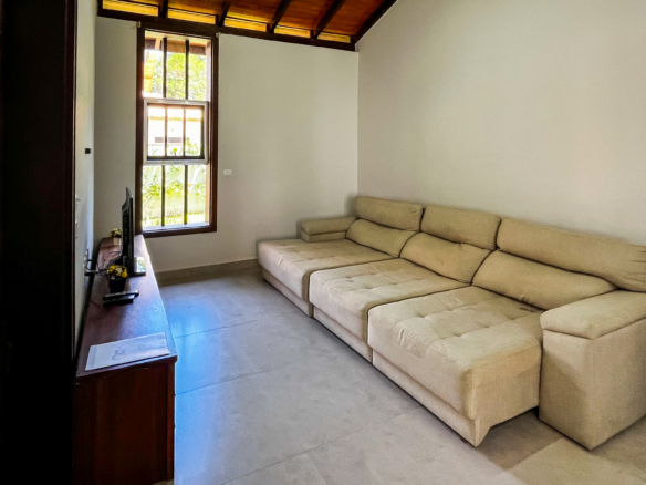 Casa à Venda em Ubatuba no Condomínio Recanto da Lagoinha com 5 quartos e 335m²