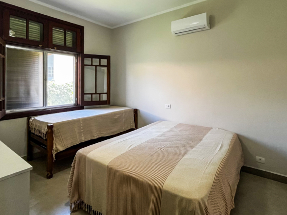 Casa à Venda em Ubatuba no Condomínio Recanto da Lagoinha com 5 quartos e 335m²