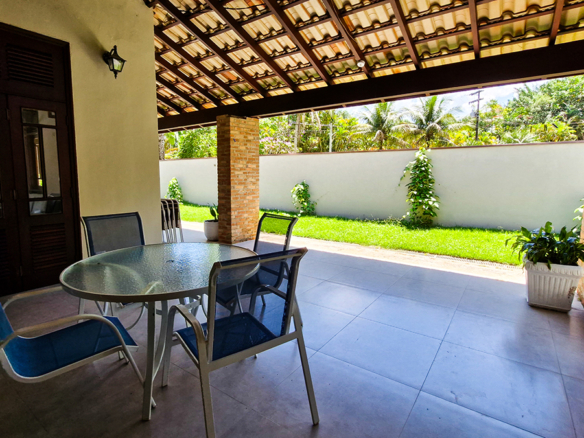 Casa à Venda em Ubatuba no Condomínio Recanto da Lagoinha com 5 quartos e 335m²