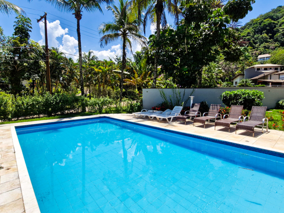 Casa à Venda em Ubatuba no Condomínio Recanto da Lagoinha com 5 quartos e 335m²