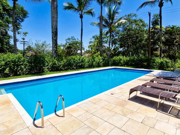 Casa à Venda em Ubatuba no Condomínio Recanto da Lagoinha com 5 quartos e 335m²