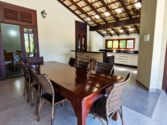 Casa à Venda em Ubatuba no Condomínio Recanto da Lagoinha com 5 quartos e 335m²