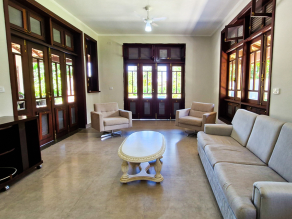 Casa à Venda em Ubatuba no Condomínio Recanto da Lagoinha com 5 quartos e 335m²